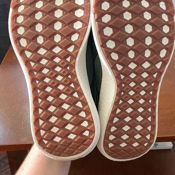 Vans UltraRange Exo MTE Sneakers in size: W8.5 color: Black Olive - Picture 2 of 7